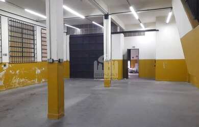 Imagem: O depósito possui 660m² de Área e está localizado em Bom