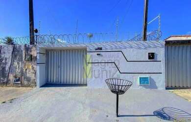 Imagem: A casa possui 2 Dormitórios, 1 Banheiro, 3 Vagas na garagem