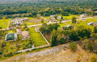 Imagem: O terreno possui 390m² de Área e está localizado em Chácaras