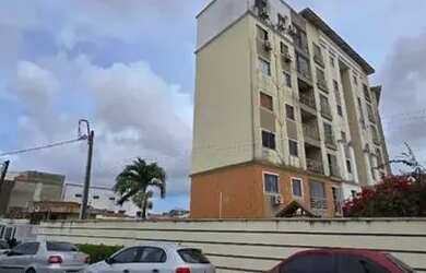 Imagem: O apartamento possui 3 Dormitórios, 1 Banheiro, 2 Vagas na