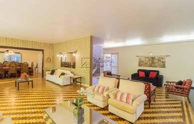 Imagem: A casa possui 5 Dormitórios, 5 Banheiros, 2 Vagas na garagem