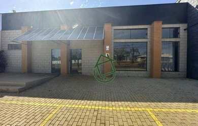 Imagem: O depósito possui 5 Vagas na garagem, 327m² de Área e está