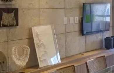 Imagem: O apartamento possui 2 Dormitórios, 2 Banheiros, 2 Vagas na