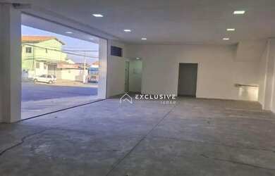 Imagem: O depósito possui 5 Vagas na garagem e 200m² de Área e está