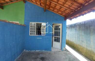 Imagem: A casa possui 2 Dormitórios, 1 Banheiro, 2 Vagas na garagem