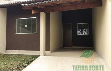 Imagem: A casa possui 3 Dormitórios, 2 Banheiros, 180m² de Área e