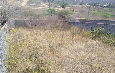 Imagem: O terreno possui 250m² de Área e está localizado em Gravatá