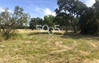 Imagem: O terreno possui 2.700m² de Área e está localizado em Loteamento