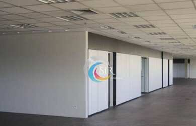 Imagem: O depósito possui 5 Vagas na garagem, 757m² de Área e está