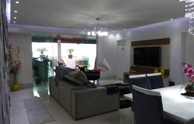 Imagem: A casa possui 3 Dormitórios, 4 Banheiros, 3 Vagas na garagem