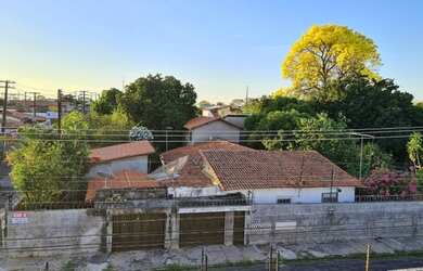 Imagem: A casa possui 5 Dormitórios, 4 Banheiros, 3 Vagas na garagem