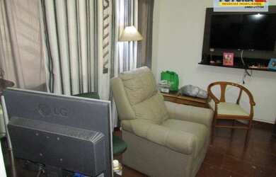 Imagem: A casa possui 2 Dormitórios, 2 Banheiros, 2 Vagas na garagem