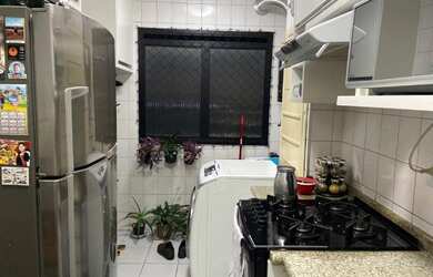 Imagem: O apartamento possui 2 Dormitórios, 1 Banheiro, 1 Vaga na garagem