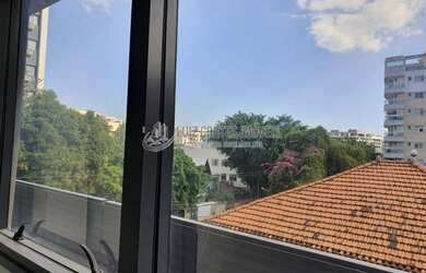 Imagem: O depósito possui 1 Vaga na garagem e 27m² de Área e está