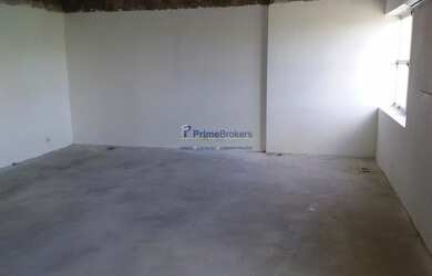 Imagem: O depósito possui 2 Vagas na garagem, 210m² de Área e está