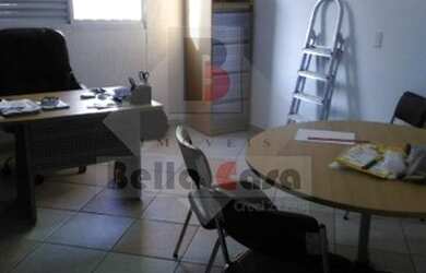 Imagem: O depósito possui 1 Vaga na garagem, 280m² de Área e está