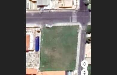 Imagem: O terreno possui 1.420m² de Área e está localizado em Atalaia