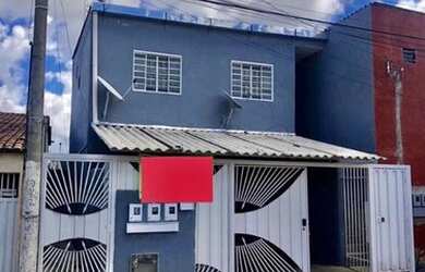 Imagem: A casa possui 5 Dormitórios, 3 Banheiros, 1 Vaga na garagem