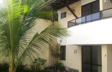 Imagem: A casa em condomínio possui 4 Dormitórios, 4 Banheiros, 2