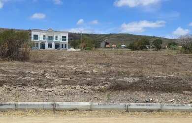 Imagem: O terreno possui 1.000m² de Área e está localizado em Gravatá