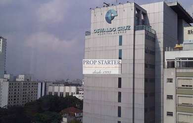 Imagem: O depósito possui 4 Vagas na garagem e 243m² de Área e está