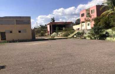 Imagem: O terreno possui 3.215m² de Área e está localizado em Três