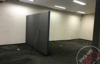 Imagem 2: Esquina Moema Pássaros, 300 metro em vão livre, agende sua visita