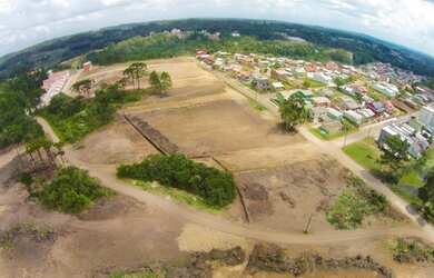 Imagem: O terreno possui 308m² de Área e está localizado em Desvio