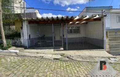 Imagem: A casa possui 2 Dormitórios, 1 Banheiro, 2 Vagas na garagem