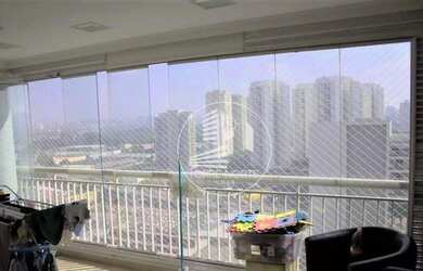 Imagem 2: Apartamento em andar alto com vista livre, varanda gourmet envidraçada, armários planejado