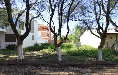 Imagem: O terreno possui 300m² de Área e está localizado em Arroio