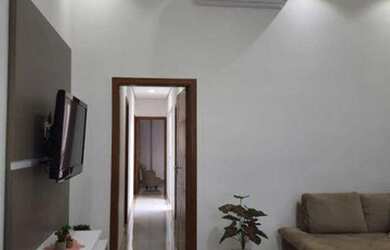 Imagem: A casa em condomínio possui 3 Dormitórios, 3 Banheiros, 2