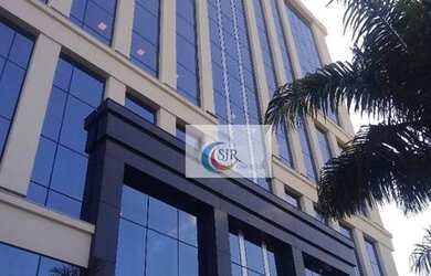 Imagem: O depósito possui 5 Vagas na garagem, 360m² de Área e está