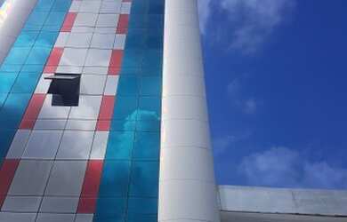 Imagem: O depósito possui 5 Vagas na garagem, 800m² de Área e está