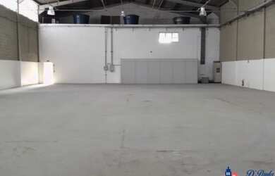 Imagem: O depósito possui 750m² de Área, Imóvel mobiliado e está