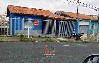 Imagem: A casa possui 2 Dormitórios, 1 Banheiro, 2 Vagas na garagem