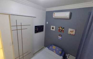 Imagem: A casa possui 2 Dormitórios, 2 Banheiros, 2 Vagas na garagem