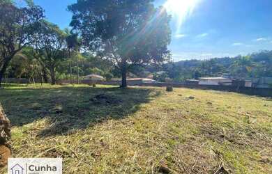 Imagem: O terreno possui 1.100m² de Área e está localizado em Parque