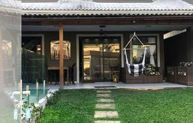 Imagem: A casa em condomínio possui 4 Dormitórios, 5 Banheiros, 2