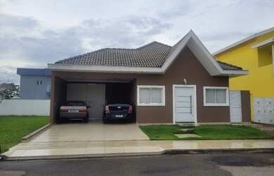 Imagem: A casa em condomínio possui 3 Dormitórios, 3 Banheiros, 4