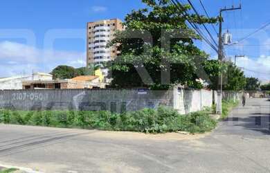 Imagem: O terreno possui 440m² de Área e está localizado em Atalaia