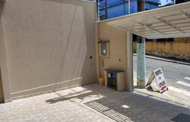 Imagem: A casa possui 2 Dormitórios, 1 Banheiro, 1 Vaga na garagem