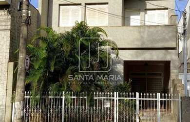 Imagem: O depósito possui 2 Vagas na garagem, 204m² de Área e está