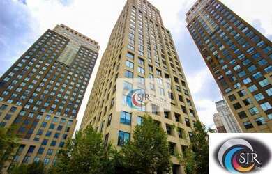 Imagem: O depósito possui 5 Vagas na garagem, 810m² de Área e está