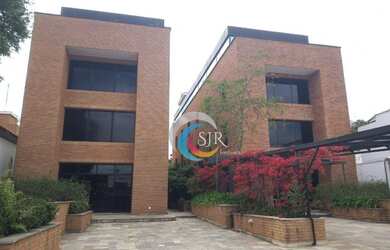 Imagem: O depósito possui 5 Vagas na garagem, 1.000m² de Área e