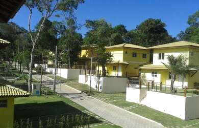 Imagem: A casa possui 3 Dormitórios, 4 Banheiros, 3 Vagas na garagem