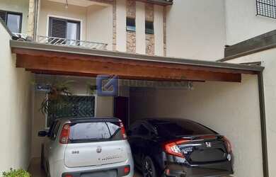 Imagem: A casa possui 3 Dormitórios, 4 Banheiros, 4 Vagas na garagem