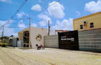 Imagem: A casa em condomínio possui 4 Dormitórios, 5 Banheiros, 4