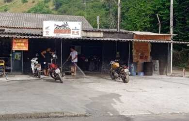 Imagem: O depósito possui 4 Vagas na garagem e 350m² de Área e está