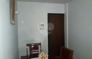 Imagem: O apartamento possui 3 Dormitórios, 1 Banheiro, 1 Vaga na garagem